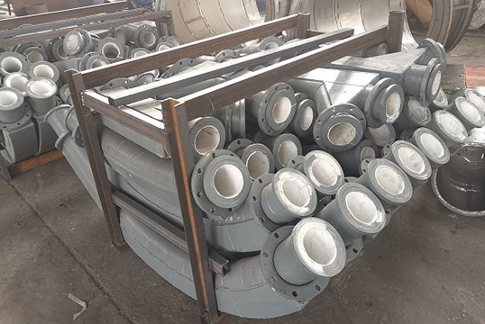 20#+氧化铝耐磨陶瓷复合直管，解密工业管材的“黄金战甲”